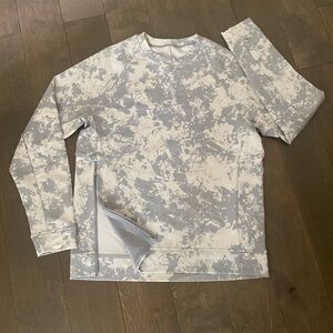 Lululemon Men’s Pullover, size medium